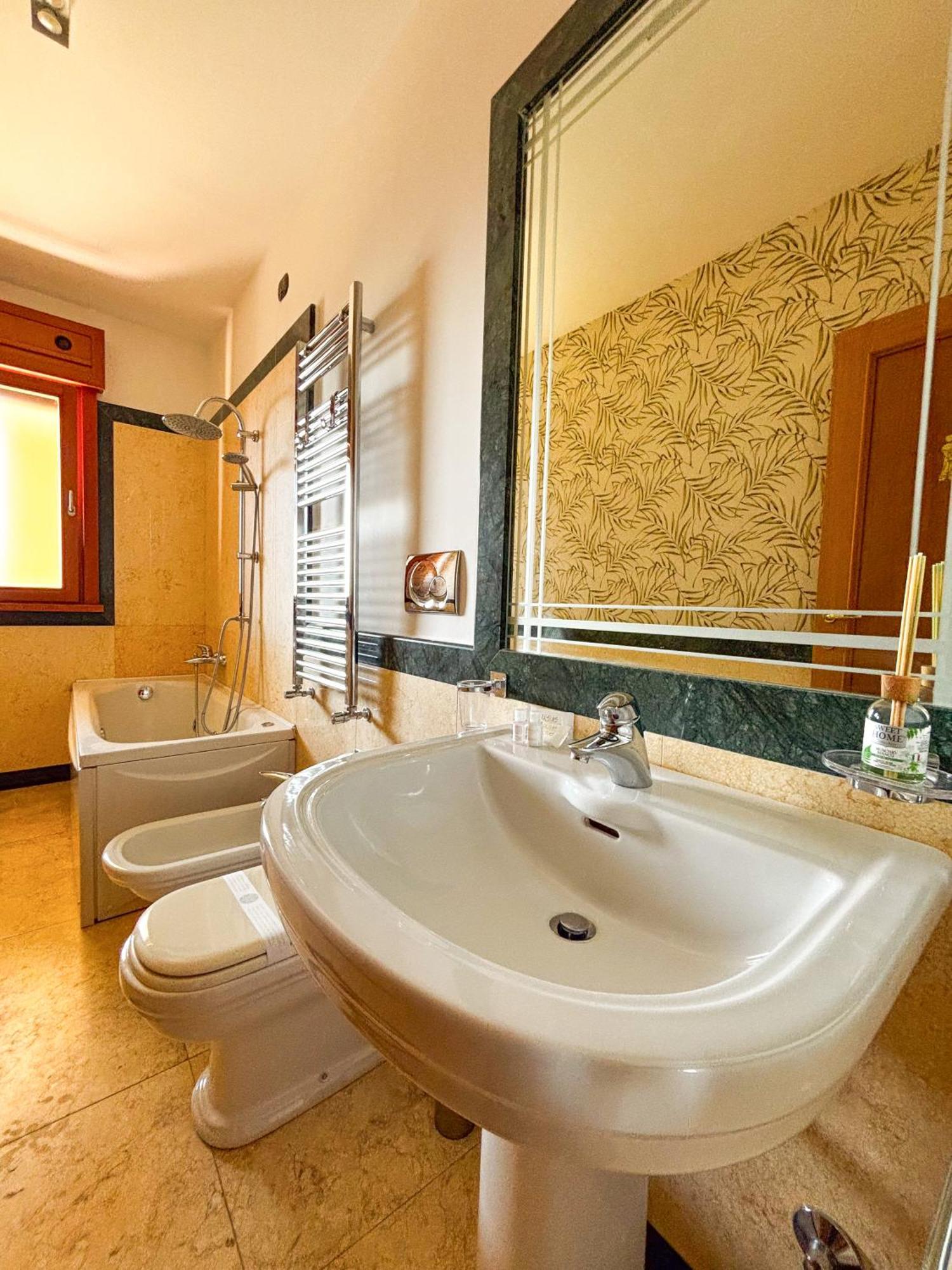 Luxury House Alessia Apartment Rome